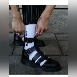 Dr. Martens Giraldo Sandal Men’s 6, Women’s 7.5